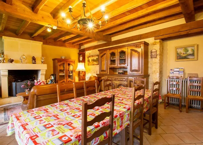 Charmante Maison 2 Avec Piscine Et Animaux Acceptes A - Fr-1-616-350 Pézuls